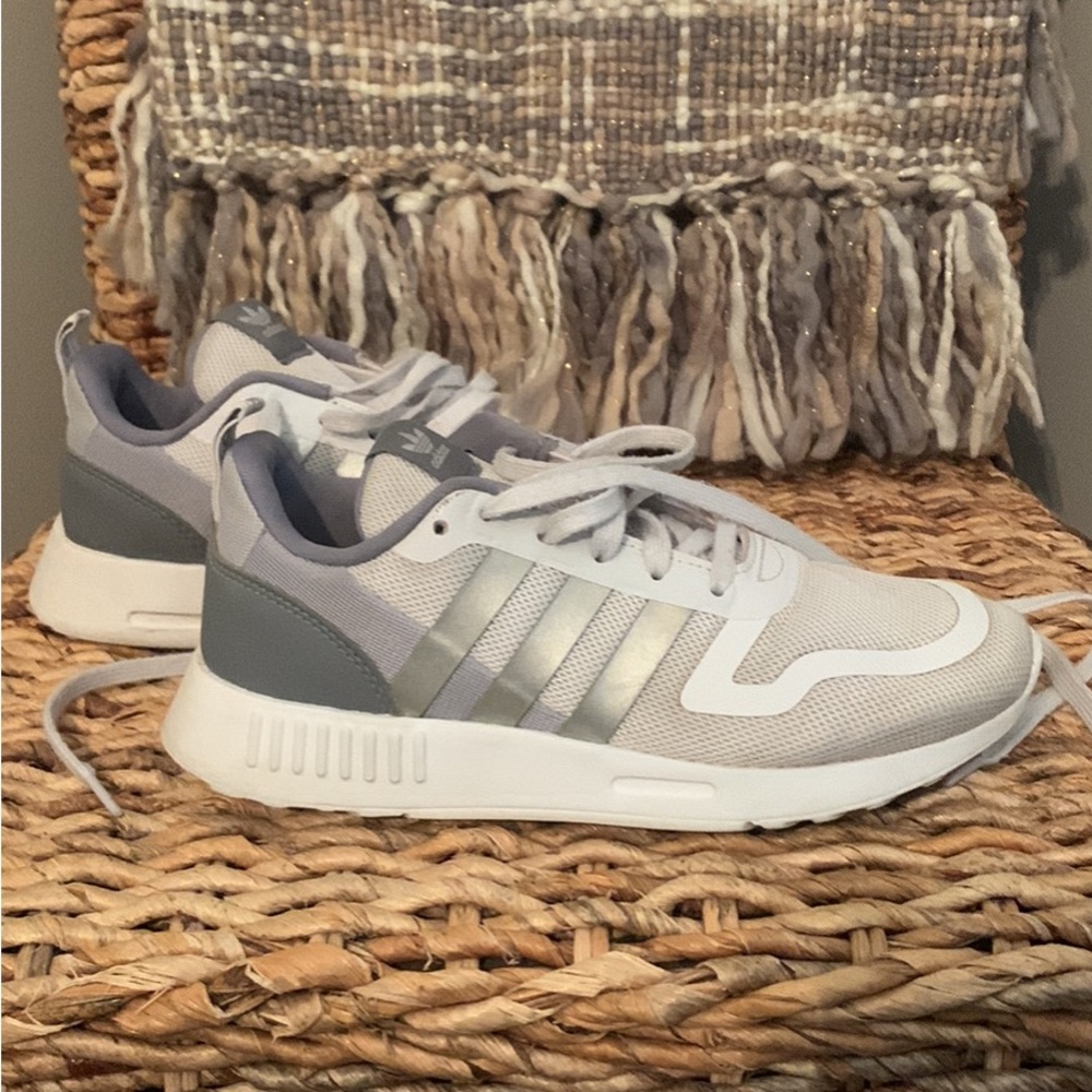 Youth Adidas Tennis Shoes